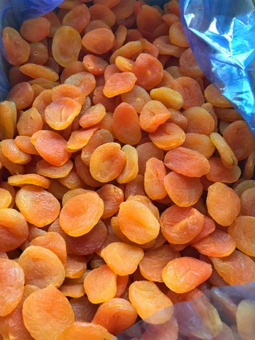 Sulphured Dried Apricots Bulk packing